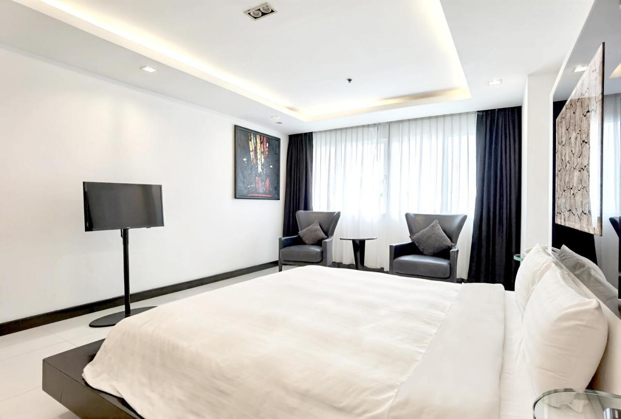 Nova Suites Pattaya By Compass Hospitality Bagian luar foto