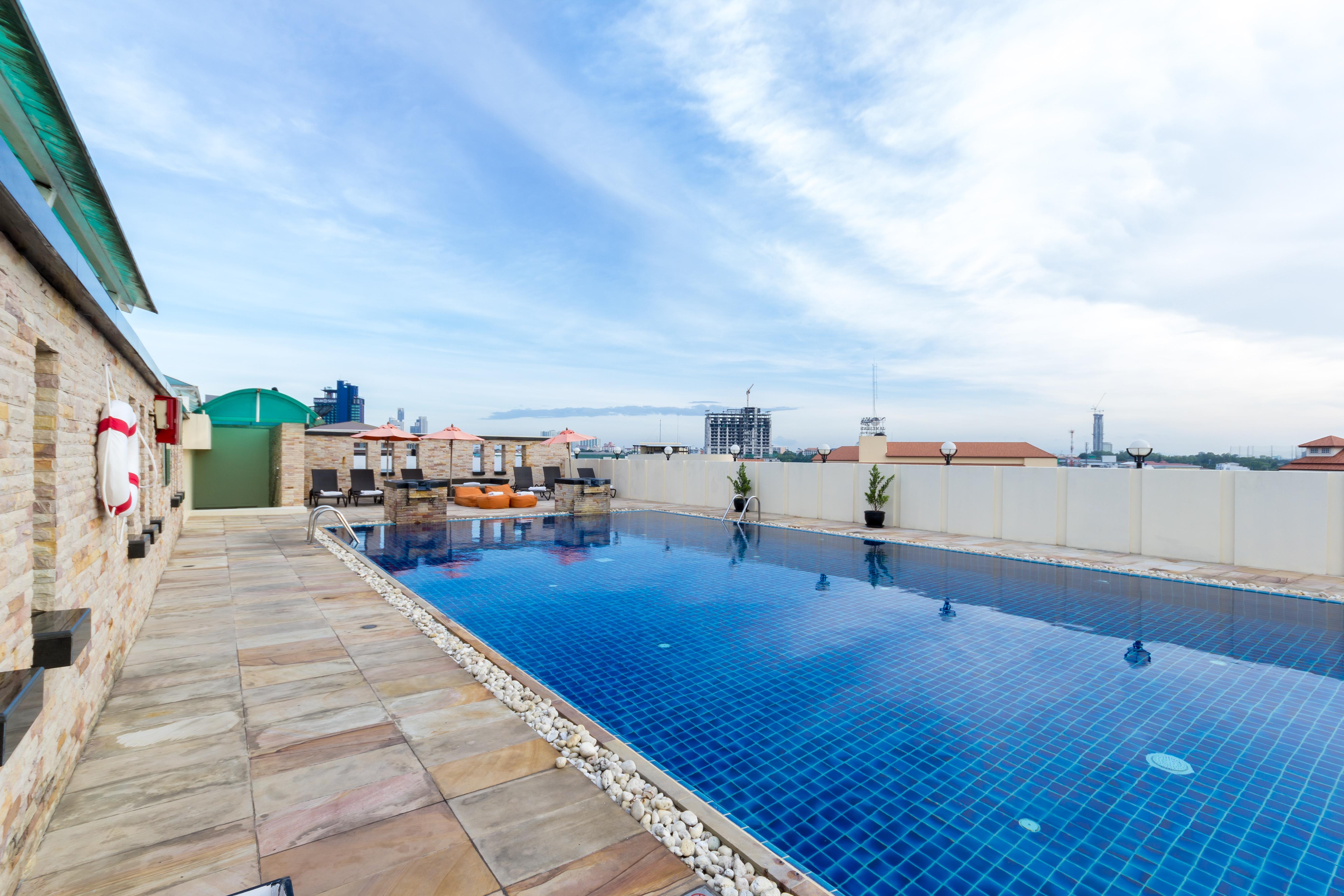 Nova Suites Pattaya By Compass Hospitality Bagian luar foto