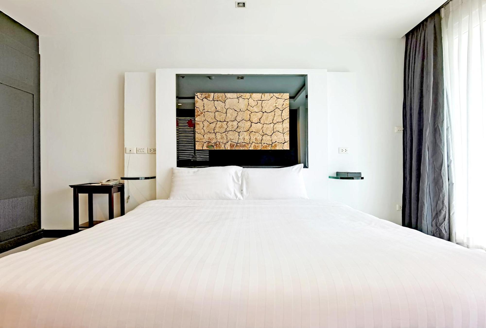 Nova Suites Pattaya By Compass Hospitality Bagian luar foto