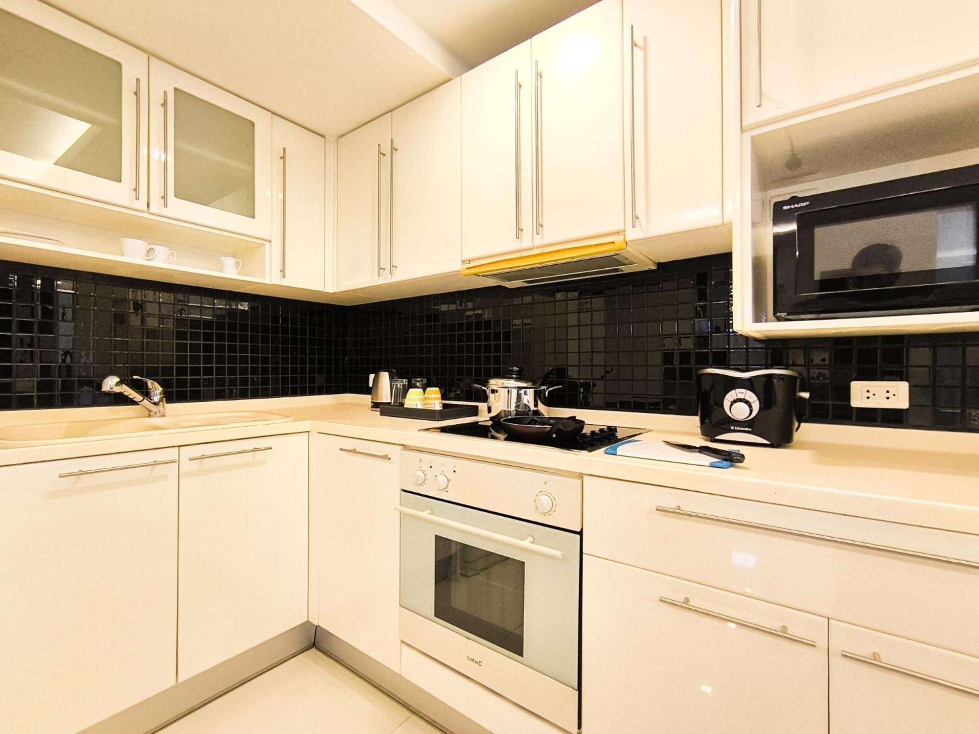 Nova Suites Pattaya By Compass Hospitality Bagian luar foto