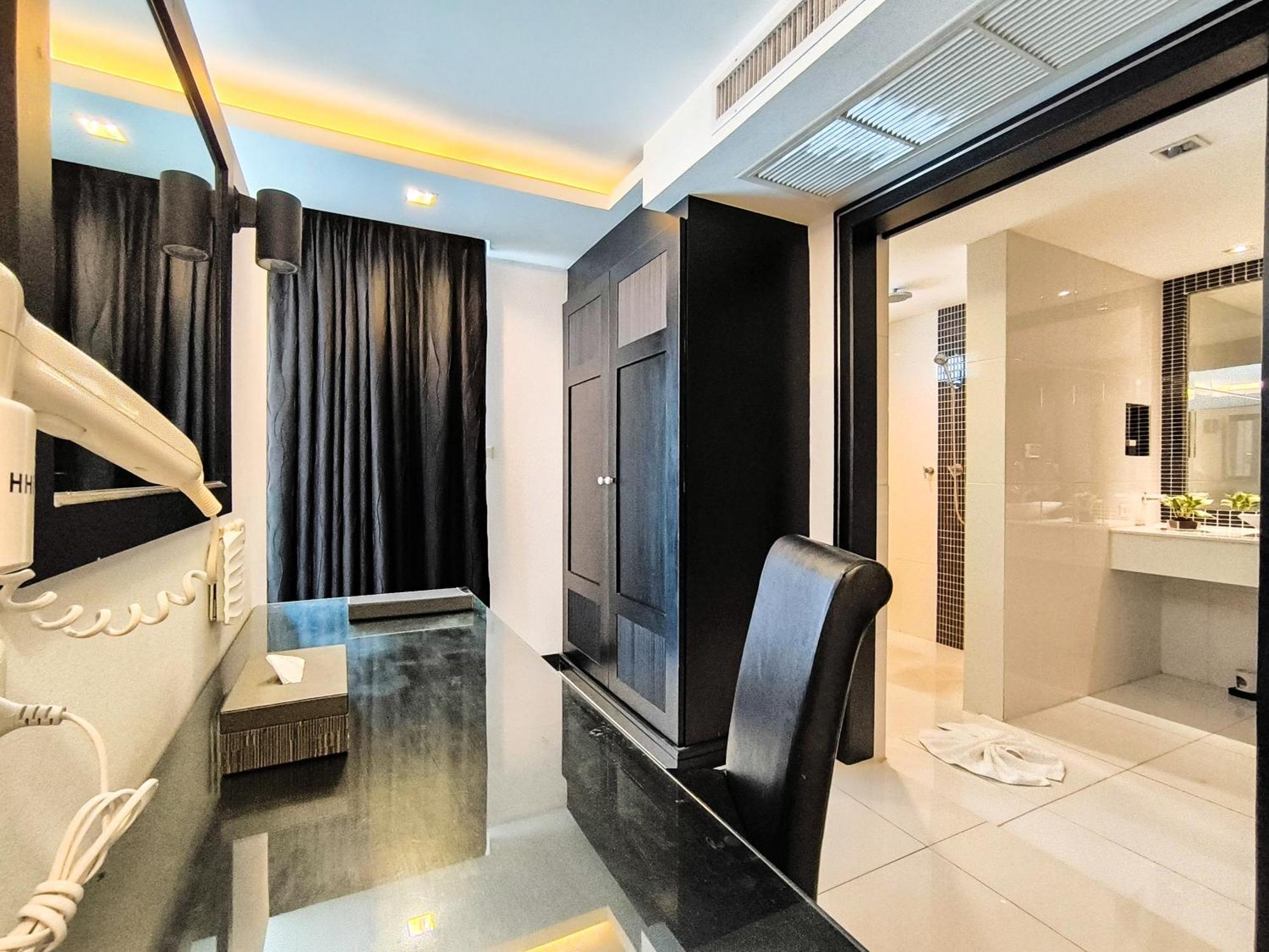 Nova Suites Pattaya By Compass Hospitality Bagian luar foto