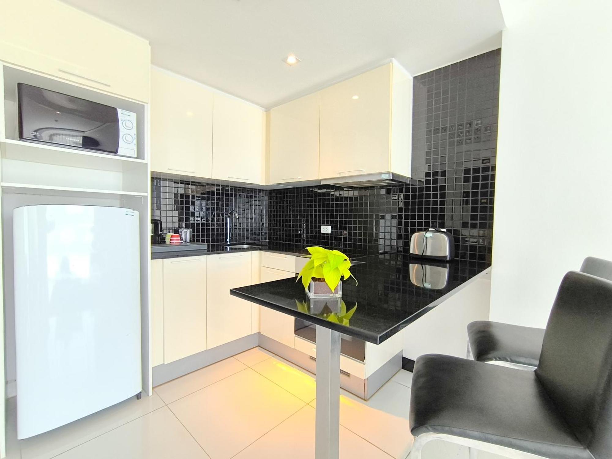 Nova Suites Pattaya By Compass Hospitality Bagian luar foto