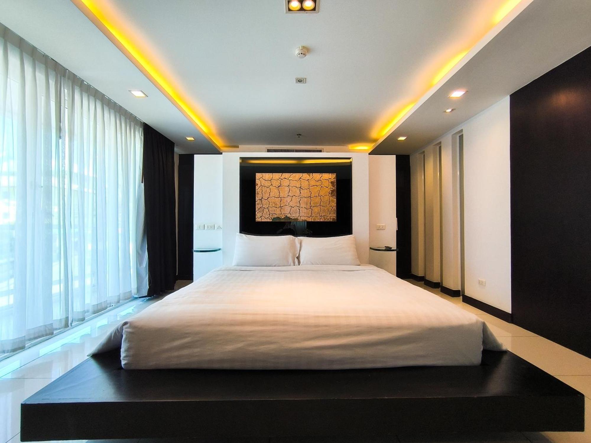 Nova Suites Pattaya By Compass Hospitality Bagian luar foto