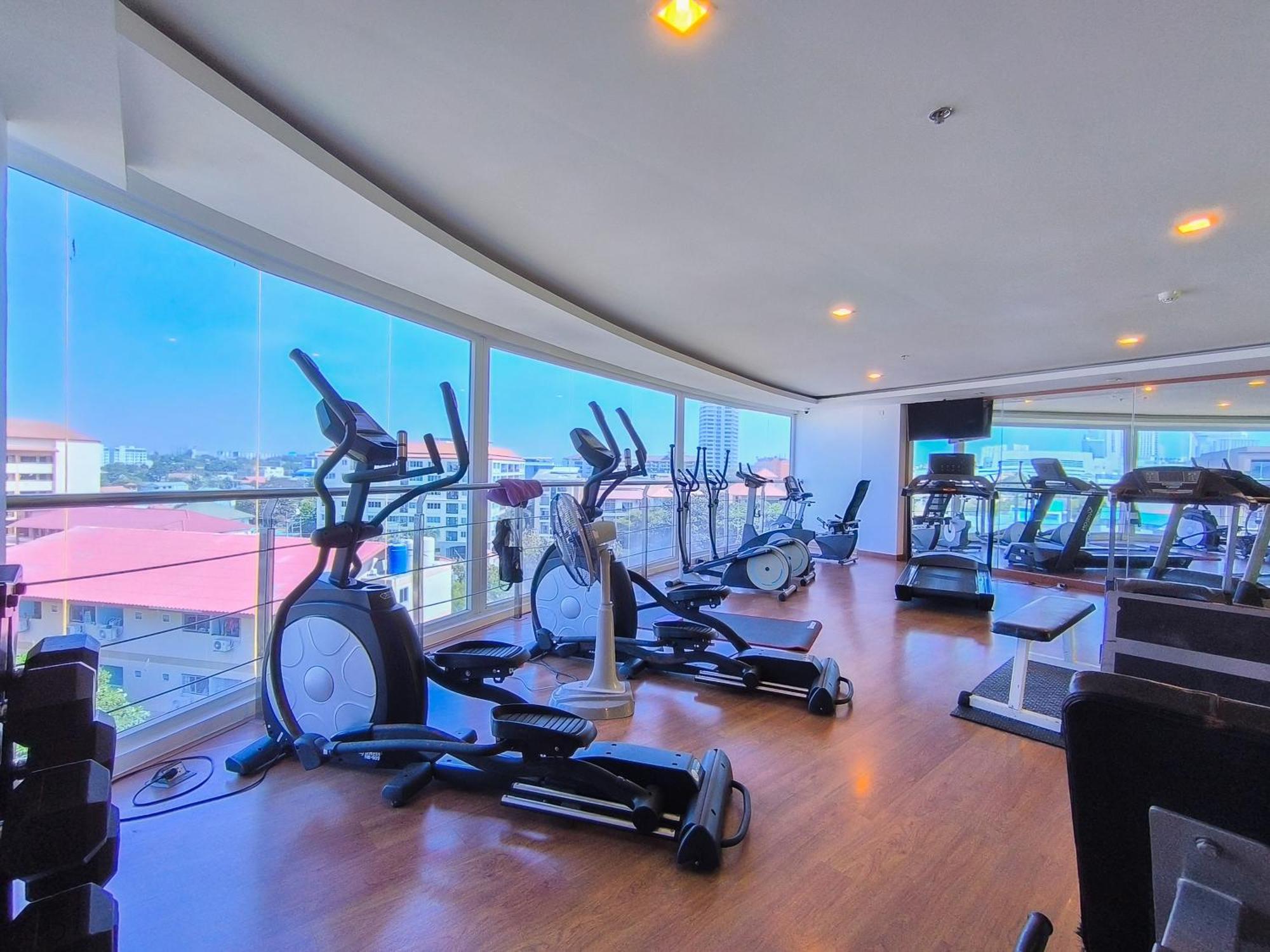 Nova Suites Pattaya By Compass Hospitality Bagian luar foto