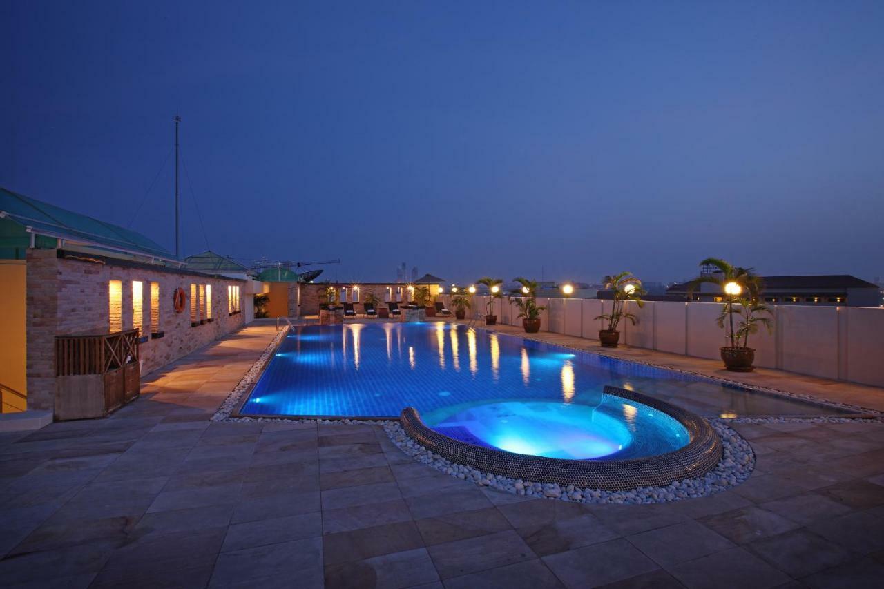 Nova Suites Pattaya By Compass Hospitality Bagian luar foto